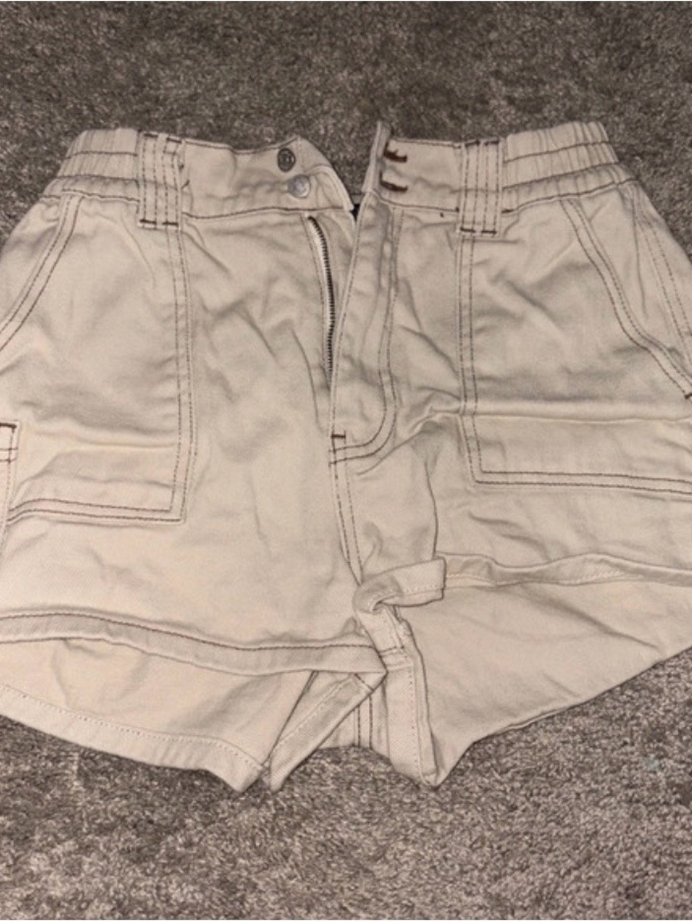 Utility High-Waist Cargo Shorts in Light Beige